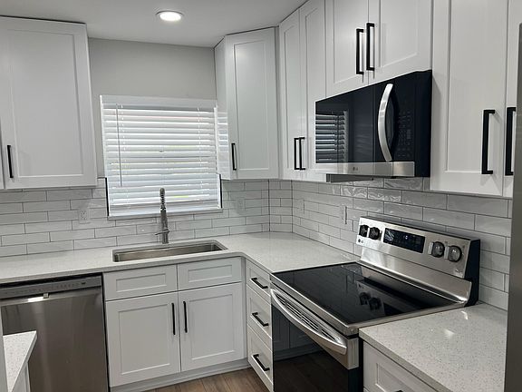 5th image of 18081 SE Country Club Drive #17-170