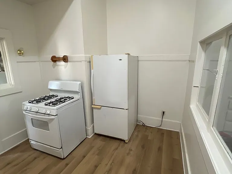 738 E Santa Barbara St — Photo 2