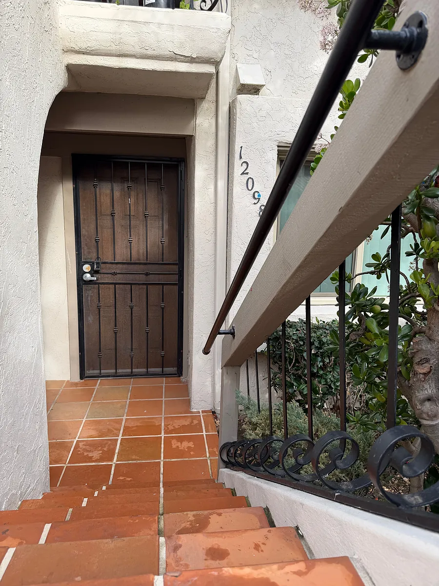 Building Photo - 12098 Caminito Campana