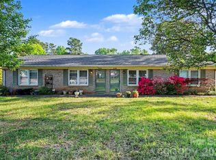 6100/6102 Pleasant Grove Rd, Charlotte, NC 28216