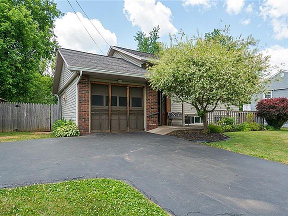 2nd image of 129 Clarewood Dr
