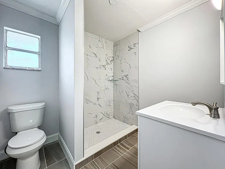 3230 Caulfield St — Photo 5