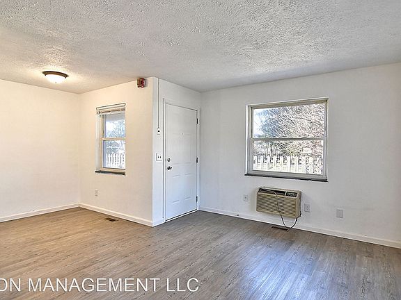 3rd image of 736 Superior Ave APT A