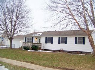 9936 Holly Dr, Lake City, PA 16423