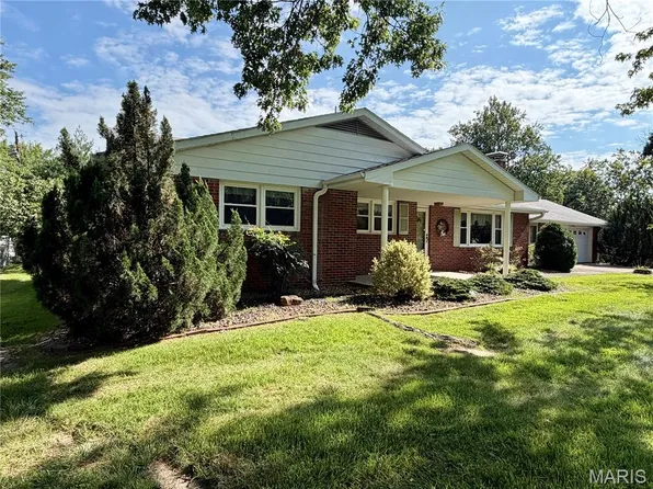 266 Grandview Dr, Jackson, MO 63755