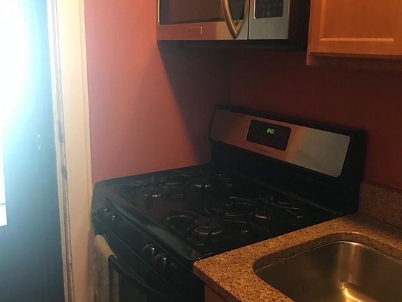 2nd image of 6736 N Glenwood Ave APT 2S