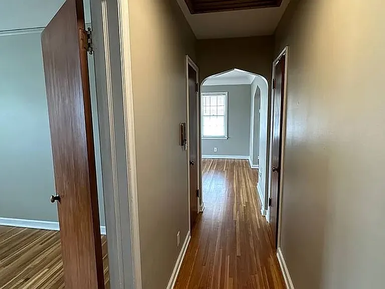 3902 Harney St — Photo 7