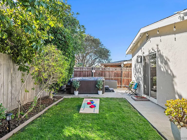 4489 Bertha St — Photo 31