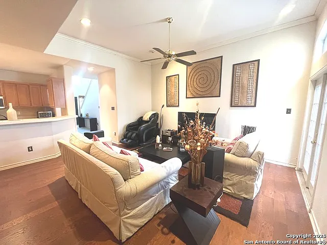 610 Renoir — Photo 2