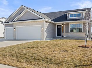 2713 8th Ave SW, Altoona, IA 50009