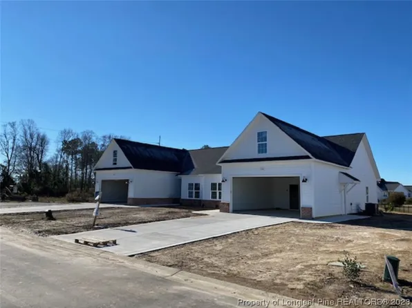 206 Oak Pointe Cir, Lumberton, NC 28358