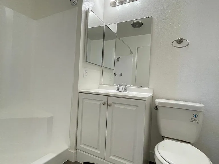 9825 Laurel Canyon Blvd — Photo 7