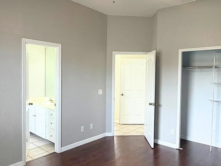 1722 Markham Glen Cir — Photo 6
