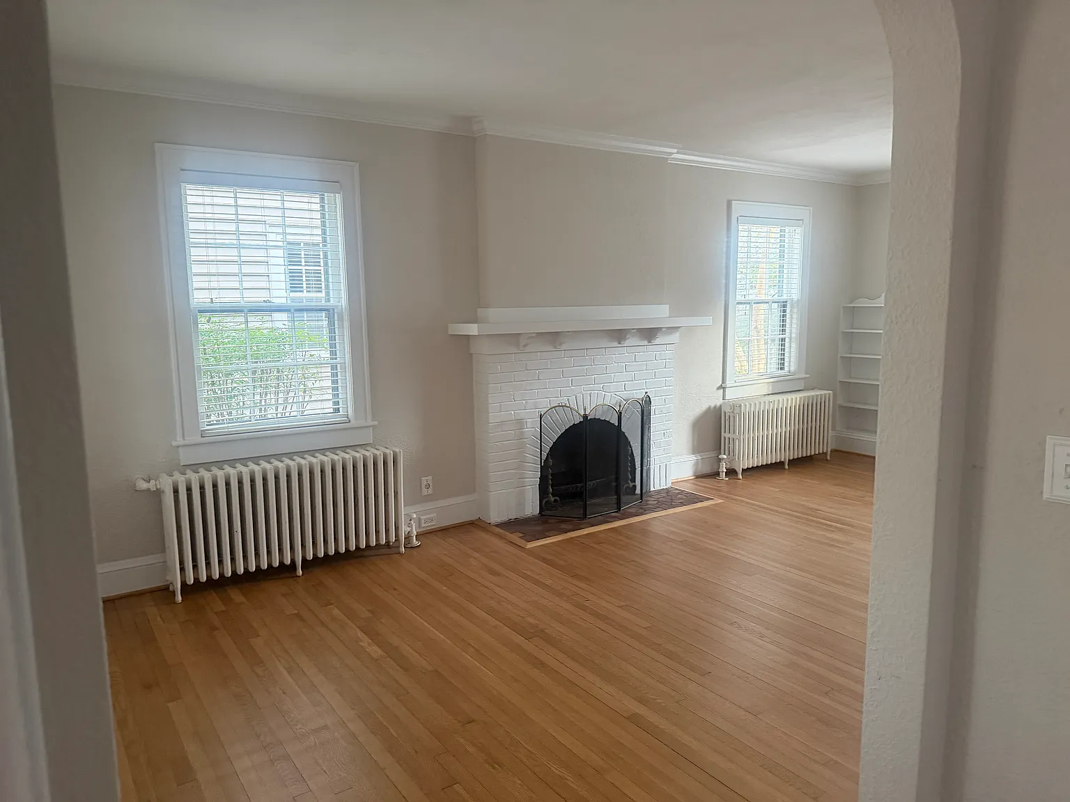 3 bed, 2.5 bath, 1928 sqft, $2,800 — Photo 3