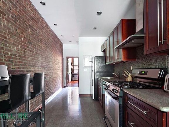 3rd image of 1032 49th Ave APT 1L