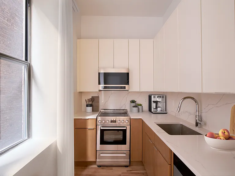 310 W 80th St #2F — Photo 3