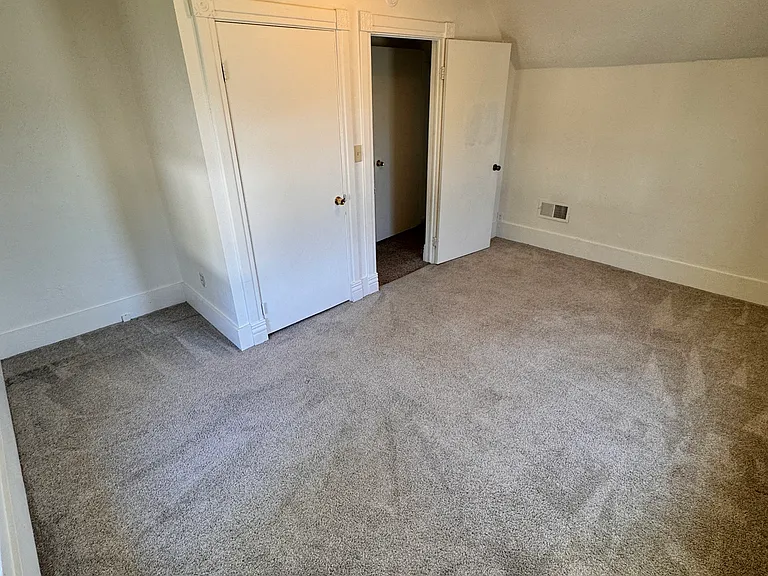 214 W Douglas St #214 — Photo 9