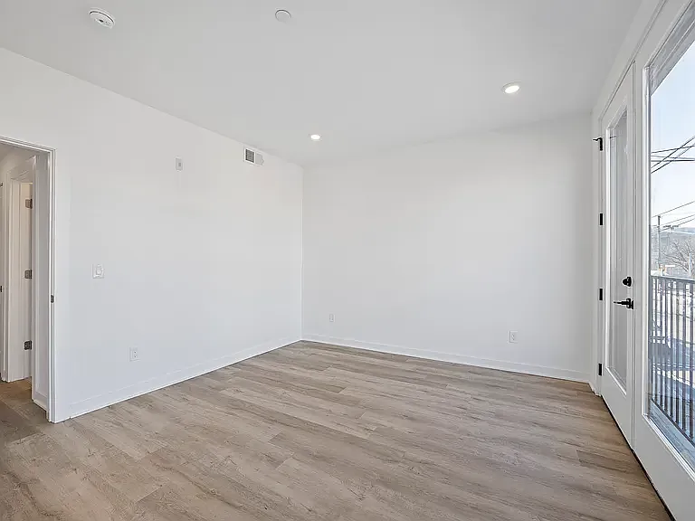 2327 Frankford Ave #1 — Photo 9