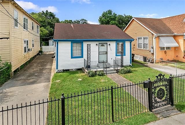 1st image of 2520 Painters St