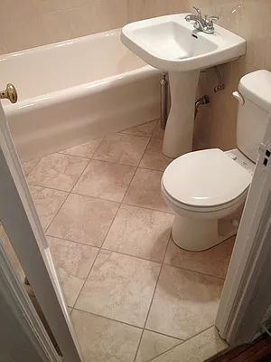 Rented by Metroline Realty | media 51