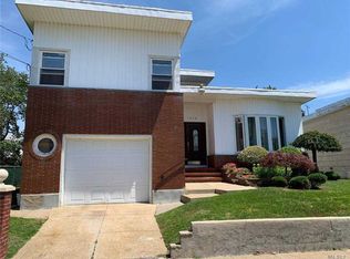 10-18 Bay 31st St, Far Rockaway, NY 11691