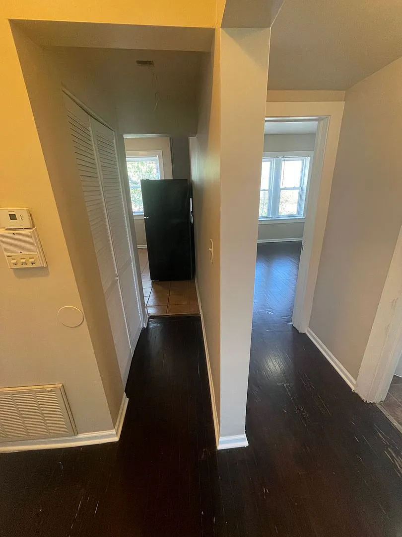 2 bed, $1,100 — Photo 3