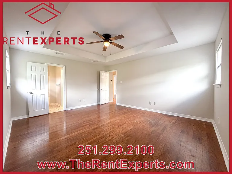 7392 Christine Cir S — Photo 13
