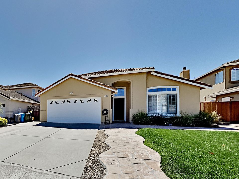 1st image of 205 Garnet Dr
