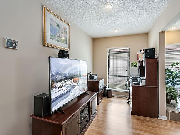 5th image of 6180 Alpenrose Ave
