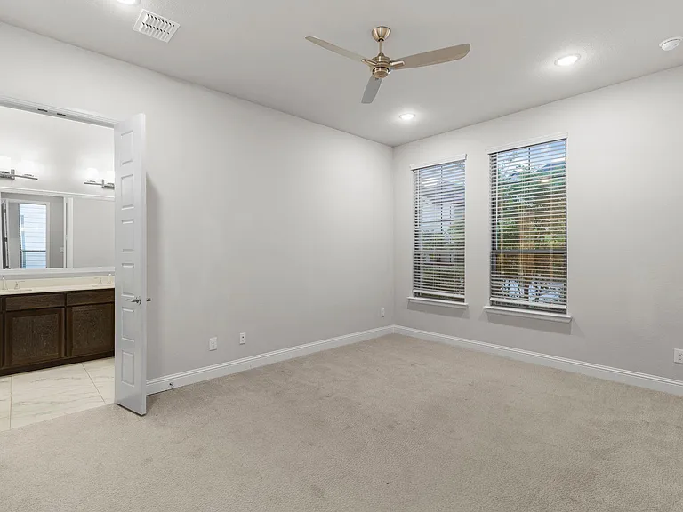 4123 Curtiss Dr — Photo 8