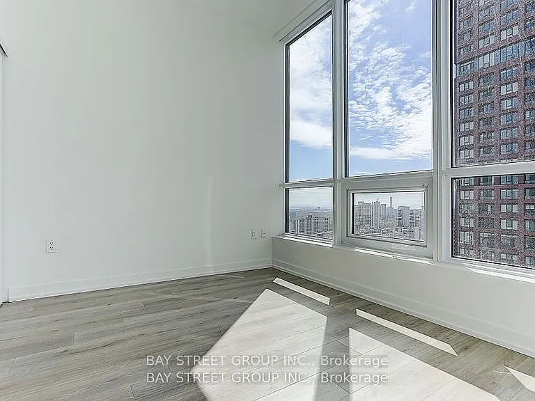 395 Bloor St E #2802 — Photo 12