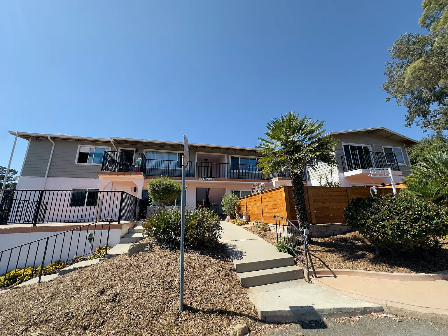 2 bed, $3,800 — Photo 1