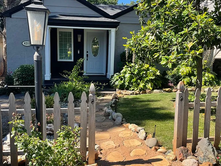 4212 Meade St — Photo 1
