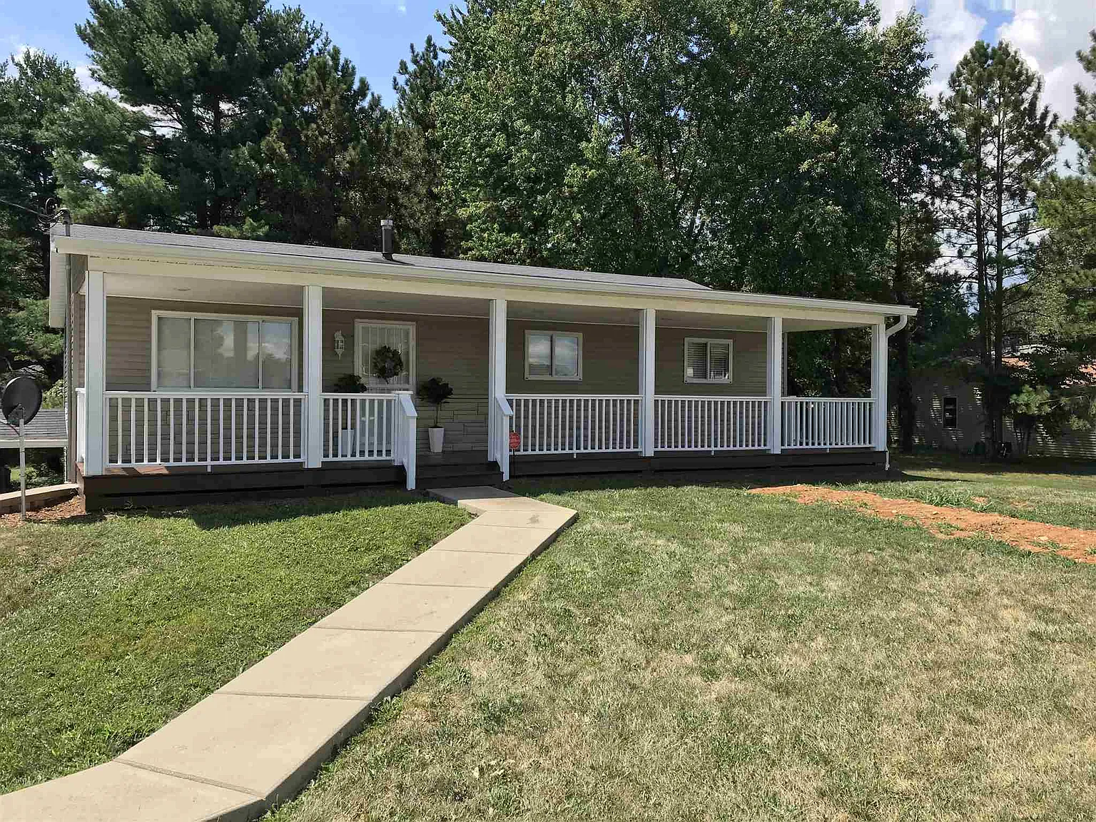 3704 S Judd Ave photo 1