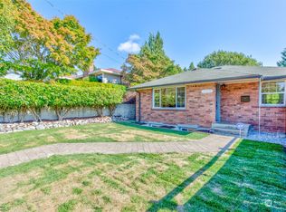 3525 SW Kenyon St, Seattle, WA 98126