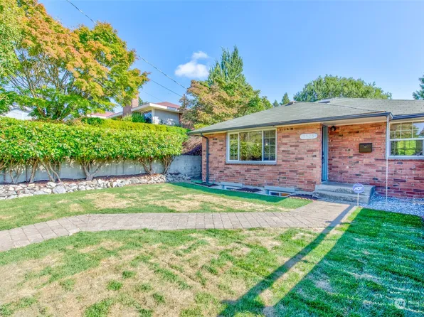 3525 SW Kenyon Street, Seattle, WA 98126