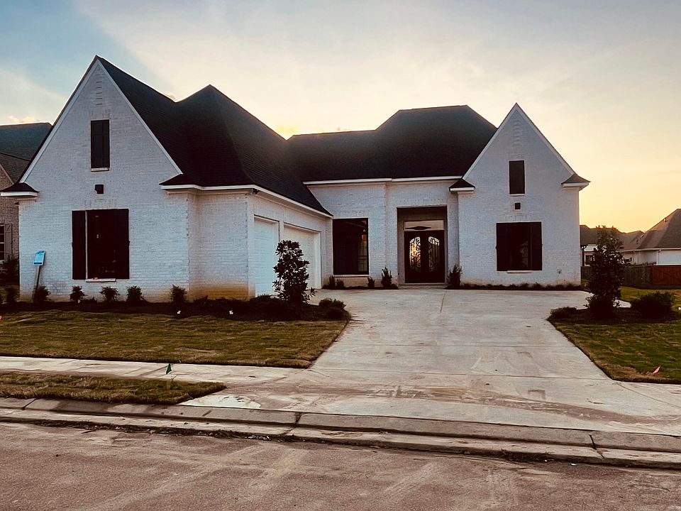 1st image of 109 Venice Cir