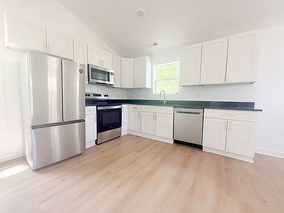 5th image of 2519 Cherry Rd