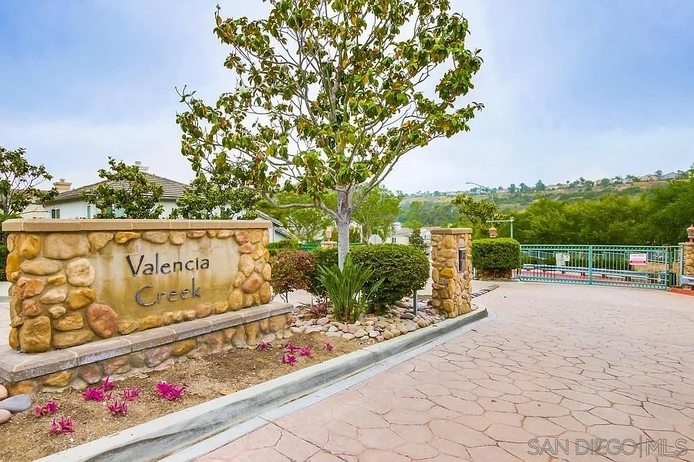 3 bed, 2.5 bath, 1630 sqft, $3,950 — Photo 4
