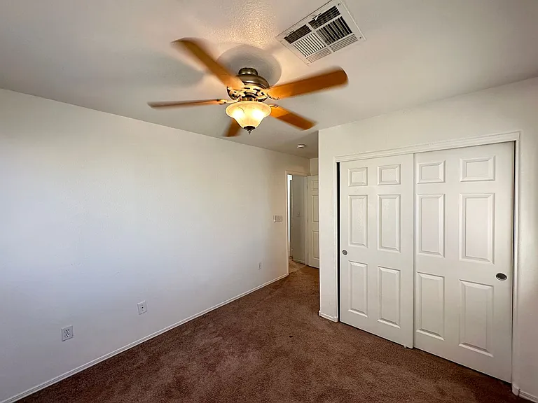 10452 Mihela Ave — Photo 17