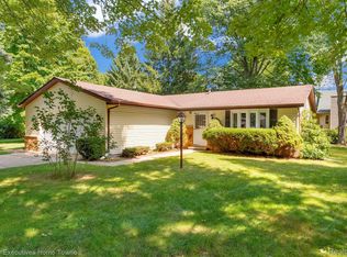 4415 Cambridge Dr, Port Huron, MI 48060