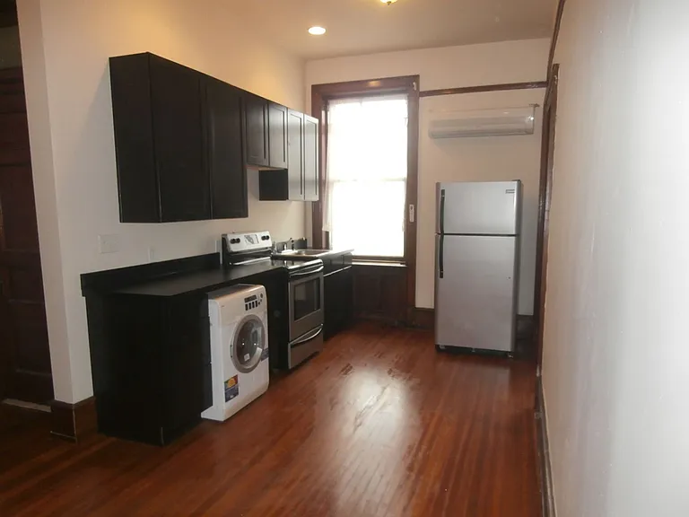 37 W Market St #3A — Photo 8