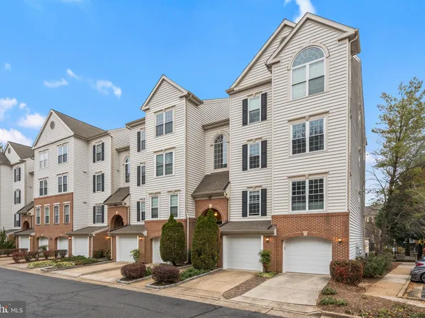 4665 Lawton Way APT 205, Alexandria, VA 22311