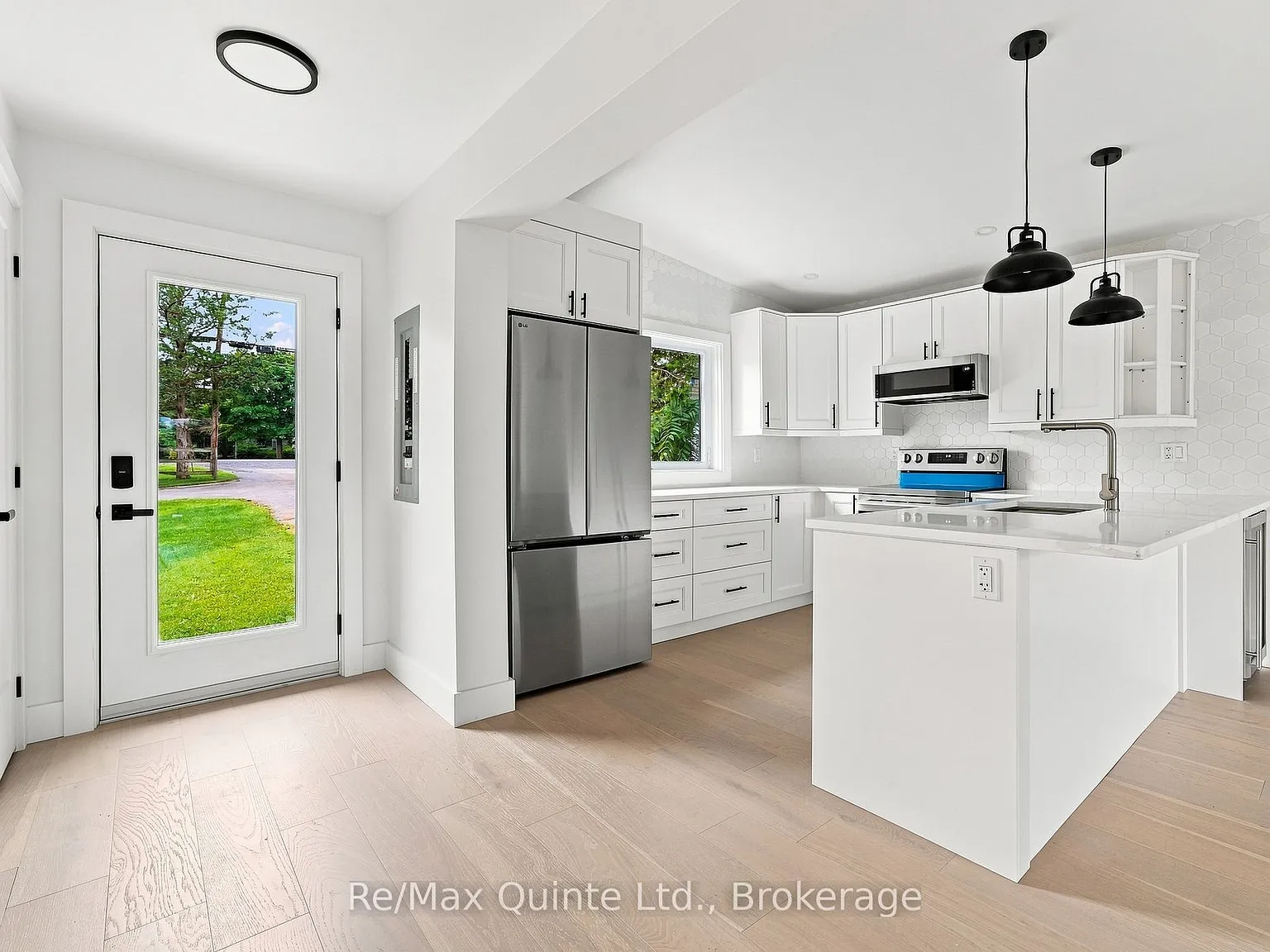2 bed, $2,500 — Photo 4