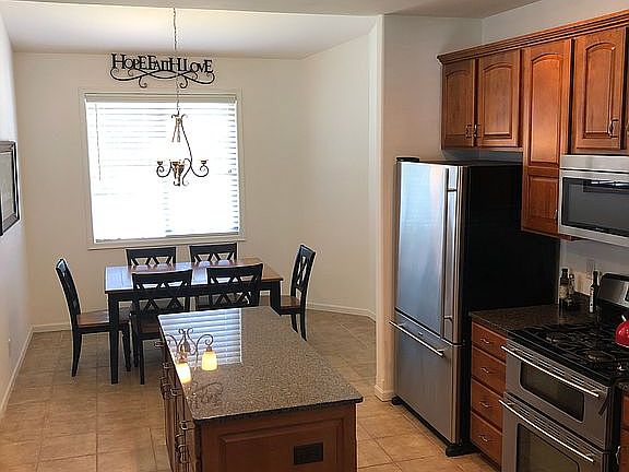 Kitchen w/ Breakfast Nook