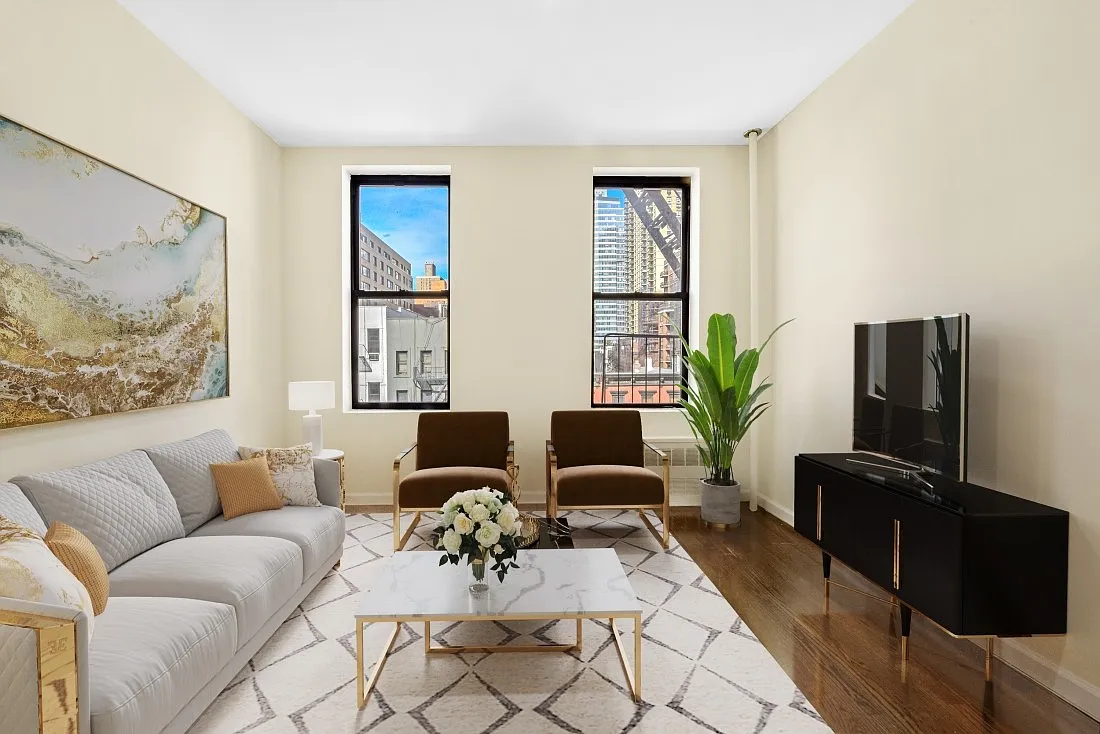 Building Photo - 1382 1st Ave #19