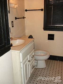 3013 N 60th St 3015 Milwaukee Lower unit bath