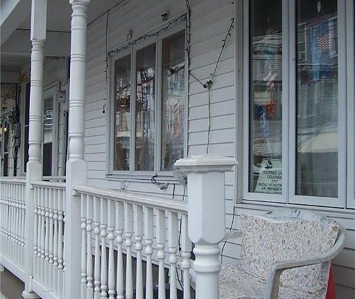 3rd image of 108 E Pine St