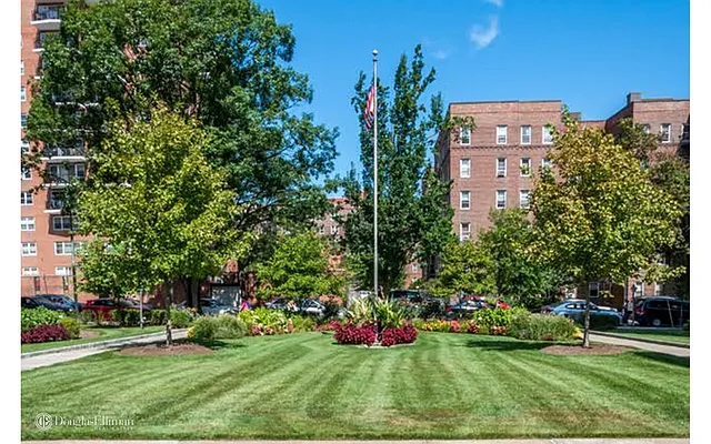 Sold by Douglas Elliman | media 8