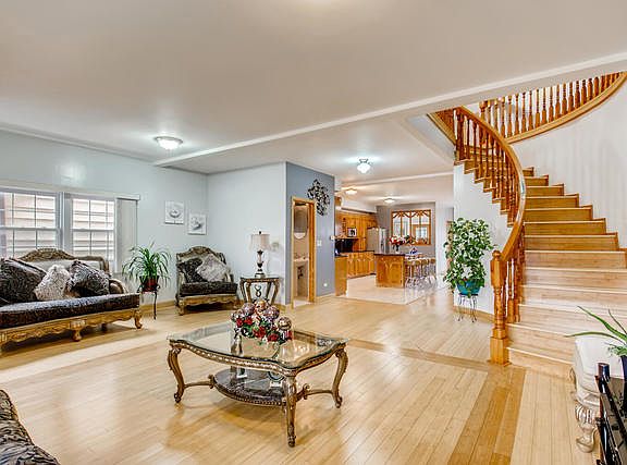 3rd image of 4338 N Newland Ave